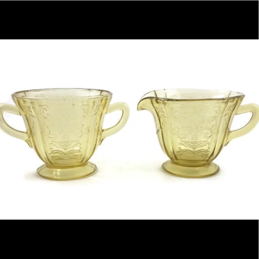 Federal glass company Madrid pattern vintage depression glass sugar creamer